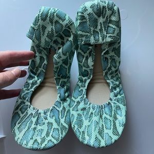 Store House Flats, size 10, green snake ballet flats